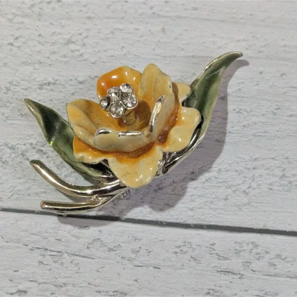 Vintage‎ Weiss Gold Tone Enamel Flower Brooch Rhinestones Green & Yellow Elegant